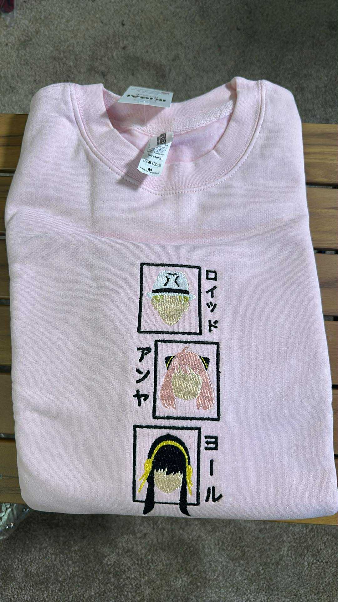 M) SpyxFamily Crewneck Pink