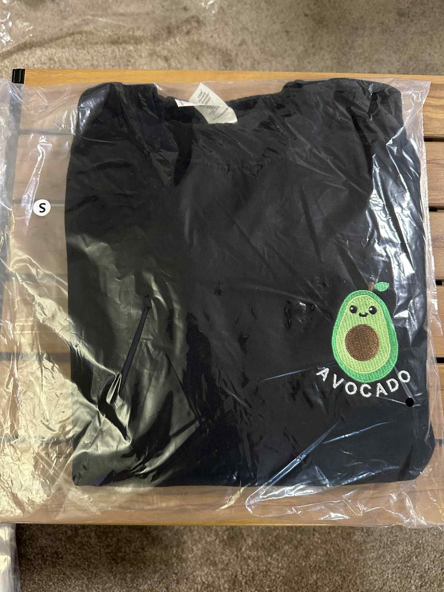 S) Avocado Crewneck Black